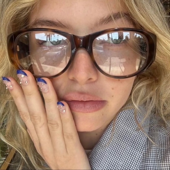 Meet your Posher, Tamara - Picture 1 of 1